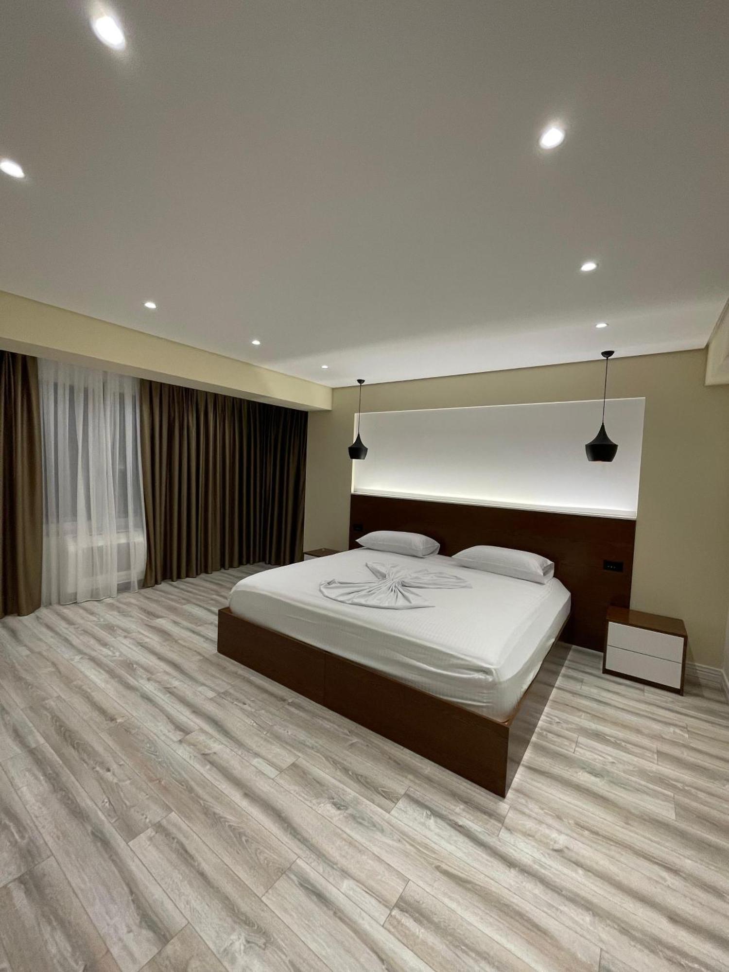 Home 12 Librazhet Dış mekan fotoğraf
