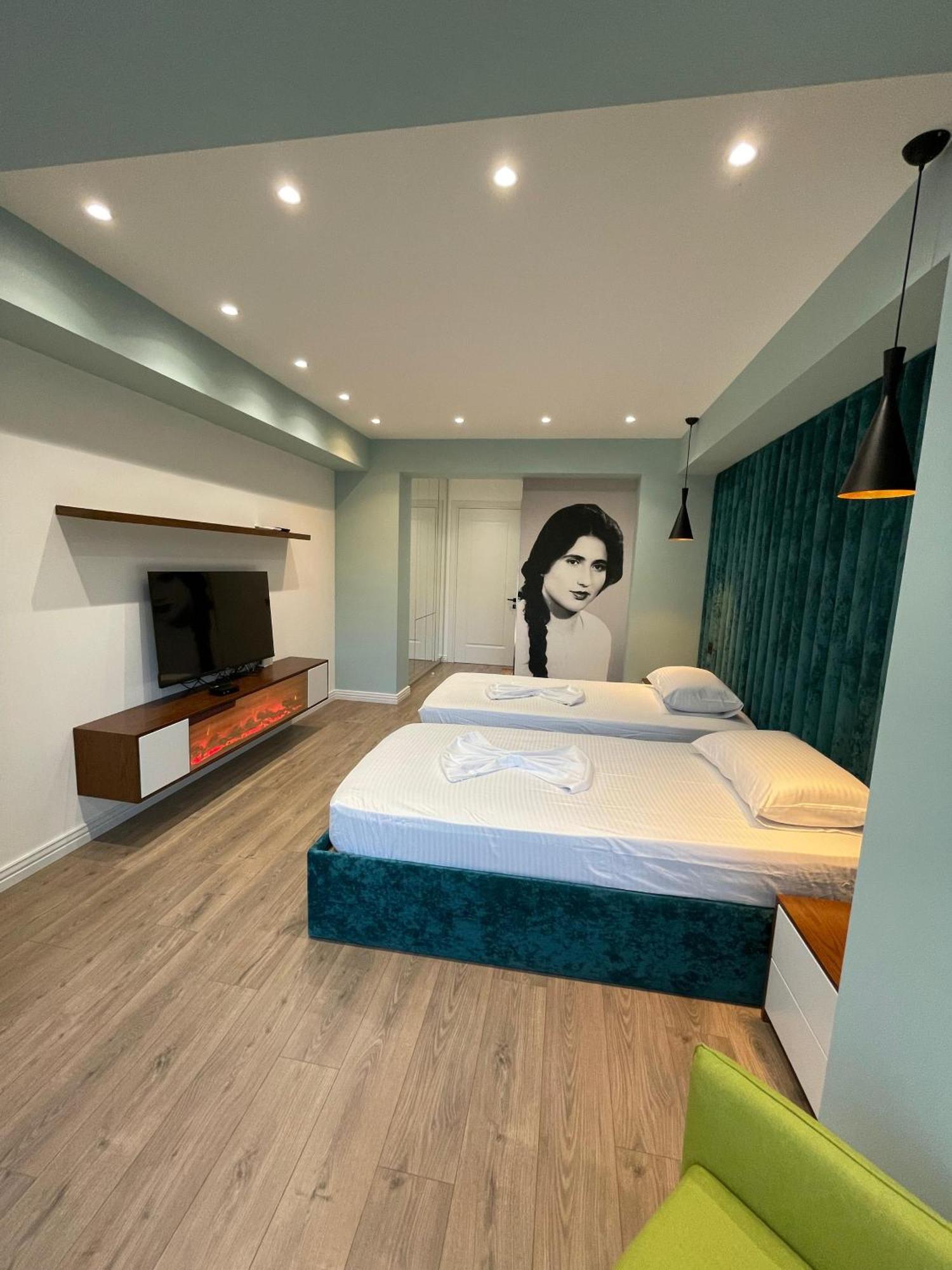 Home 12 Librazhet Dış mekan fotoğraf