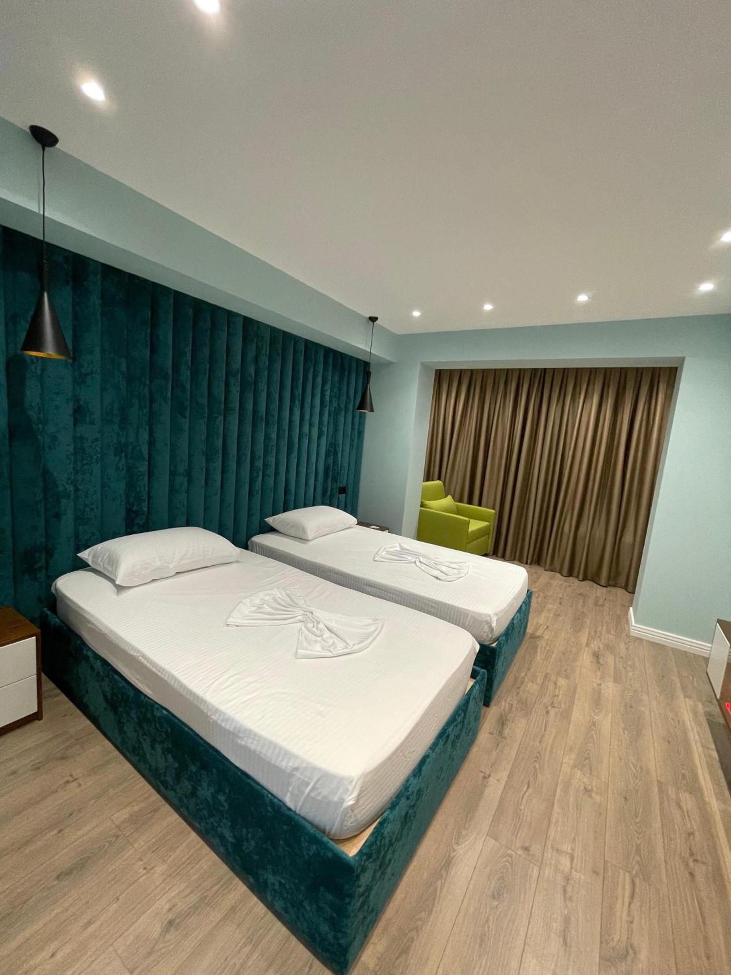 Home 12 Librazhet Dış mekan fotoğraf