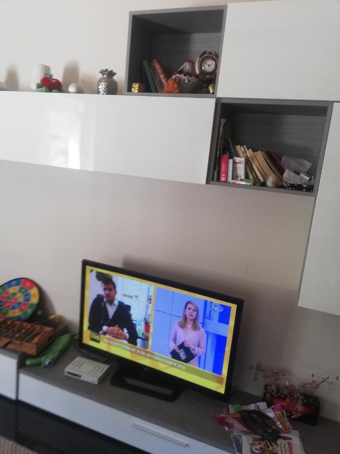 Home 12 Librazhet Dış mekan fotoğraf