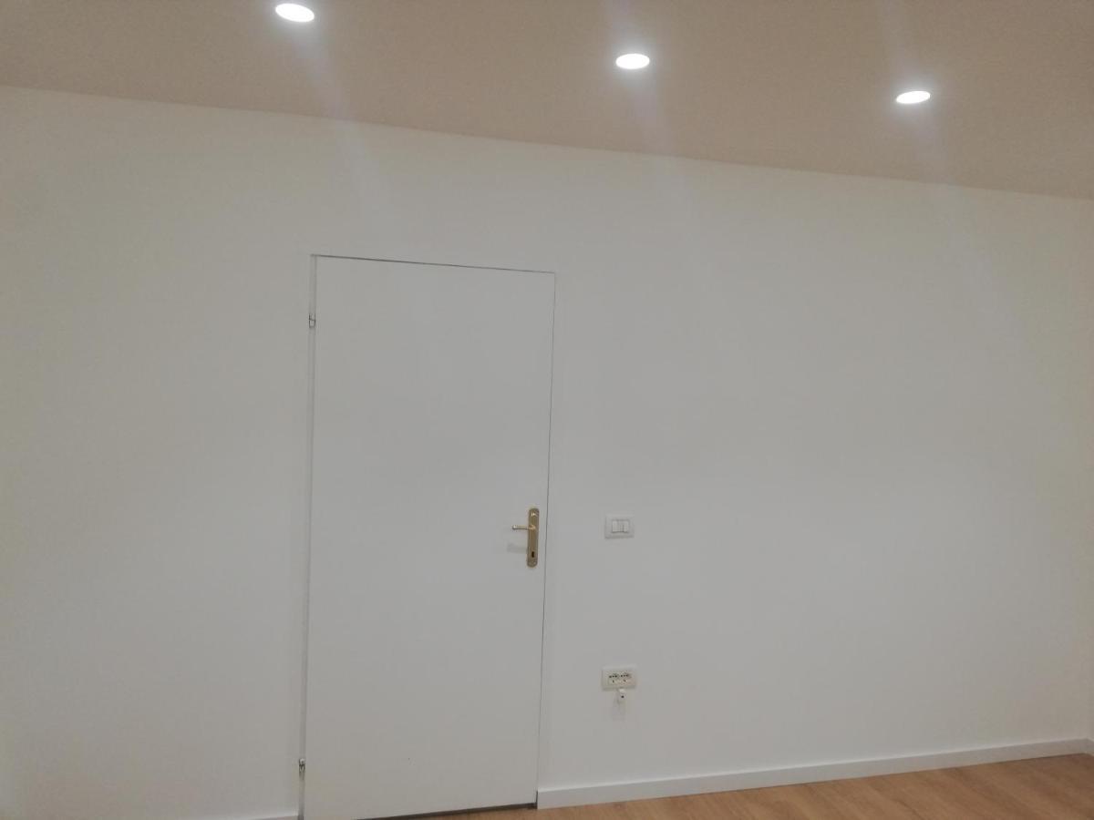 Home 12 Librazhet Dış mekan fotoğraf