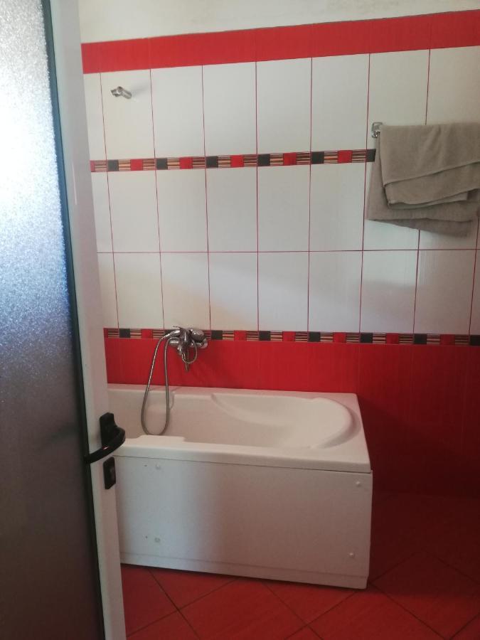 Home 12 Librazhet Dış mekan fotoğraf